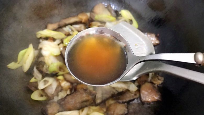 辣妹子爱吃肉(大葱辣椒炒酱肉),加一大勺料酒