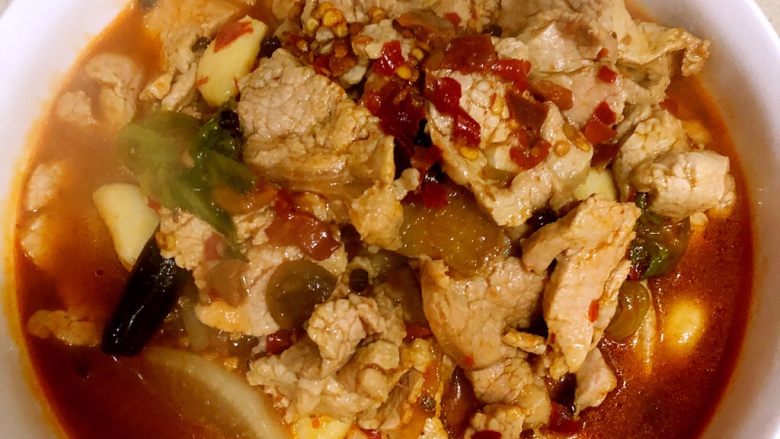 水煮肉片,出锅。