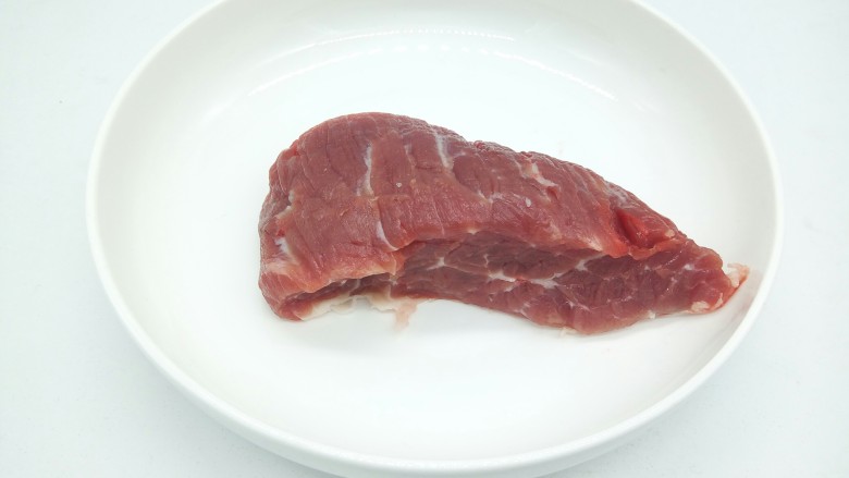 豆腐肉丝年糕,<a style='color:red;display:inline-block;' href='/shicai/ 429'>瘦肉</a>，准备150克