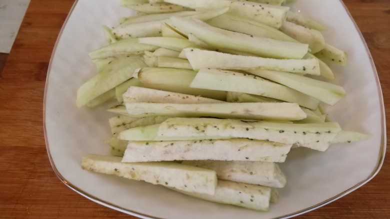 鱼香火腿茄条,茄子切条