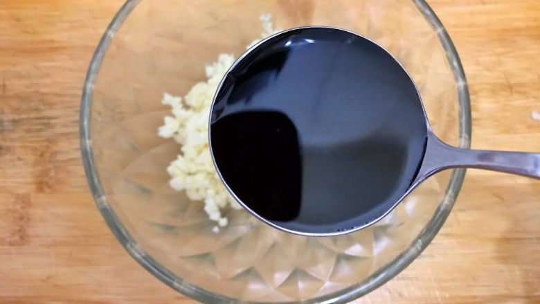 步步高升~蒜泥白肉青瓜卷,加两勺生抽