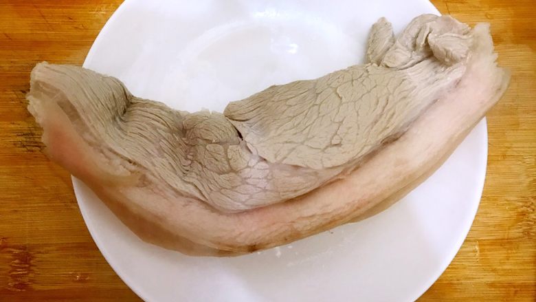 步步高升~蒜泥白肉青瓜卷,捞出白肉