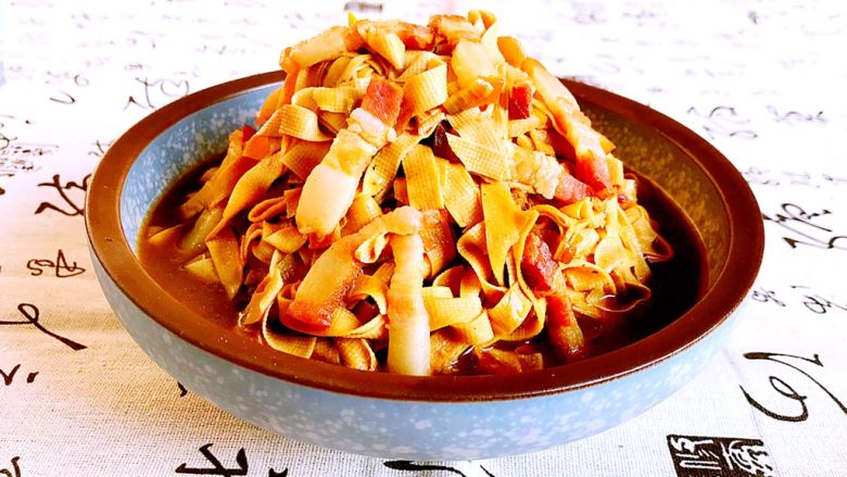 10分钟快手菜 红烧豆丝,软糯鲜香红烧豆丝,喝酒下饭都可以~