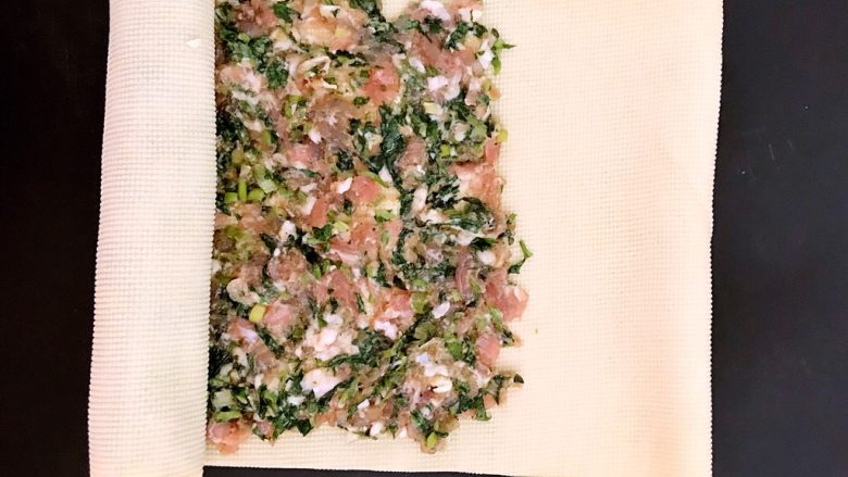 东北风味 蒸千子,卷起来,尽量卷得紧实点