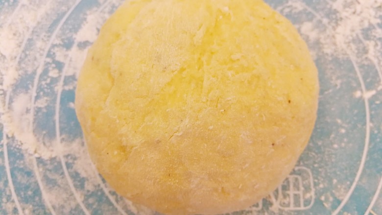 卡派纳土豆~两种吃法,揉成面团,撒干粉