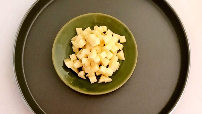 10分钟快手菜 五彩什锦小炒,把土豆切成小丁