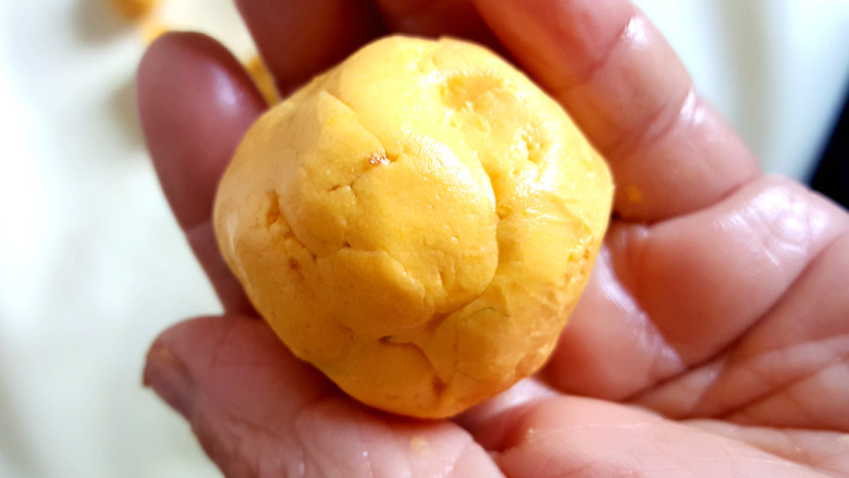 经典南瓜饼,封口。