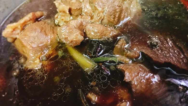 风干酱牛肉 新春招待亲友好菜品,30分钟压后,等褪气后,开锅。