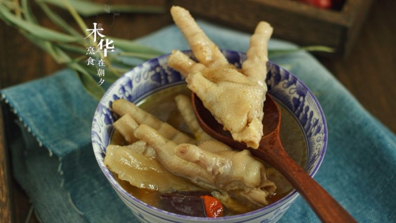 当归鸡脚,鸡脚口感软糯,我非常喜欢。