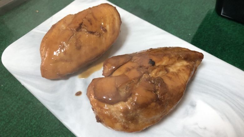 健身食谱-照烧鸡肉乌冬面,没有美颜过的鸡胸肉，还在冒着热气