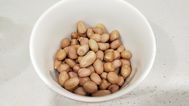 麻辣鸡丁,<a style='color:red;display:inline-block;' href='/shicai/ 4262'>花生米</a>100克。