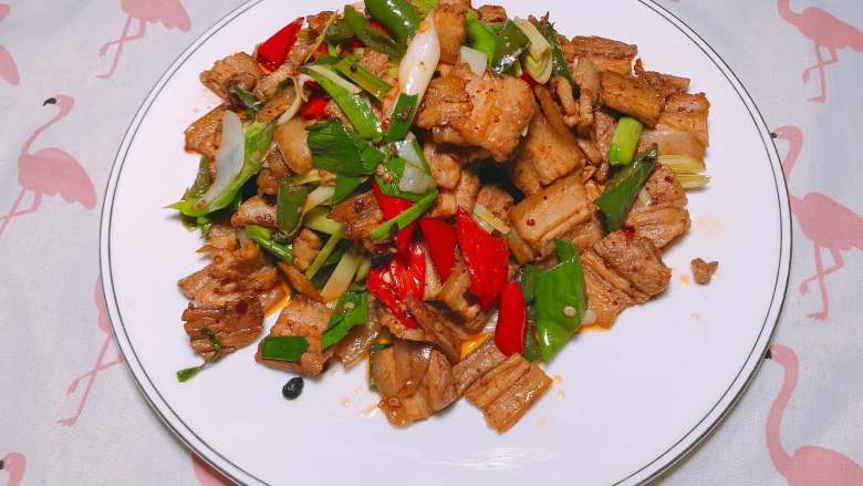 老干妈小炒肉,可以享用美食啦!