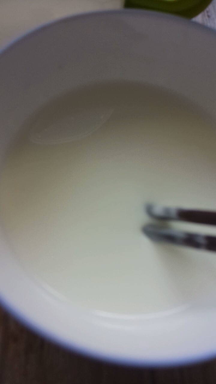糖醋里脊,搅成面糊状