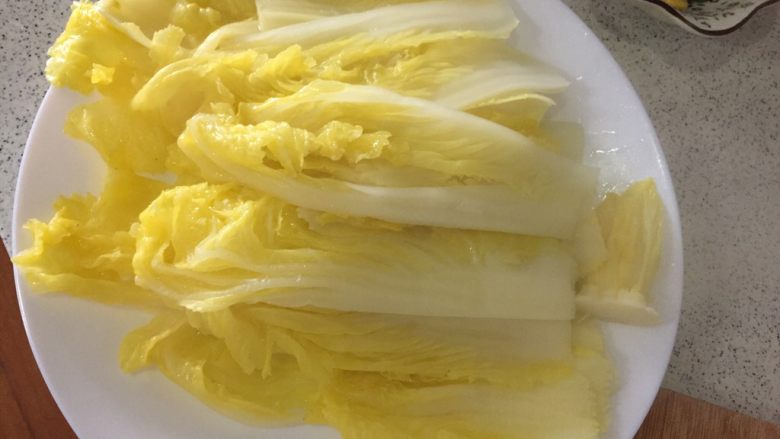 金玉满堂,捞出沥干水份备用