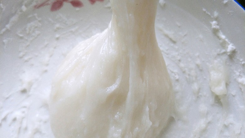 做年货&饭后甜点草莓大福,再次加热一分钟,如图的这种状态就好了