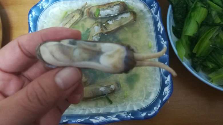 豆腐葱花蛏汤,还非常饱满是不是吗?一咬,满口爆汁,非常美味可口!