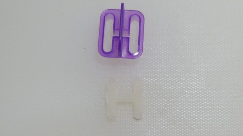 新年快乐,红豆沙年糕,取一片年糕压出形状。