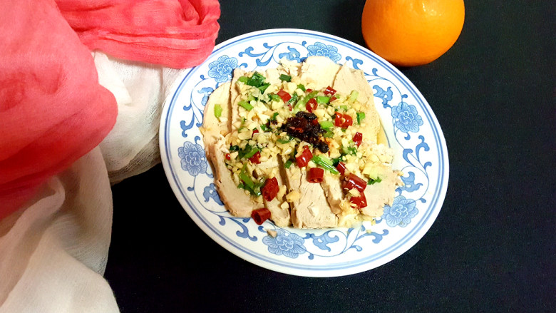 老干妈蒜泥白切肉,完成,装盘图。