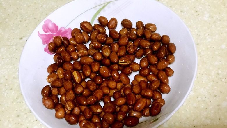 浅湘食光&宫爆鸡丁,炸脆出锅待用