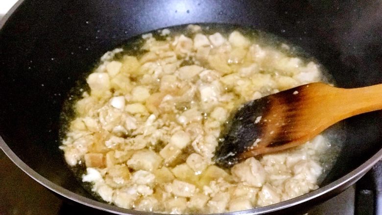 浅湘食光&宫爆鸡丁,热油炒鸡丁