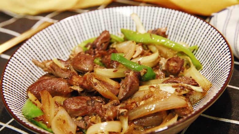 孜然鸡心★快手实用系列,这道菜,口感劲道,滋味十足,又香又有营养。