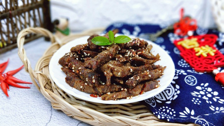 春节招待客人的健康零食~香辣牛肉干~新年新招乐过年,健康的牛肉干,自己做的更卫生。主要零添加,食材好。