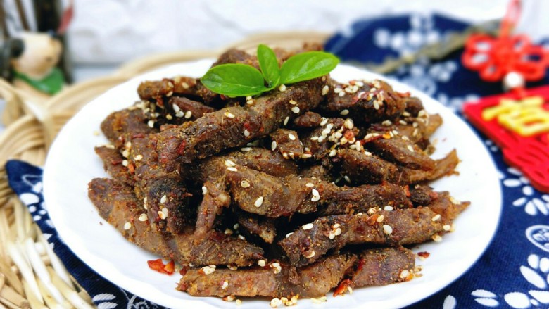 春节招待客人的健康零食~香辣牛肉干~新年新招乐过年,近看,好吃极了。
