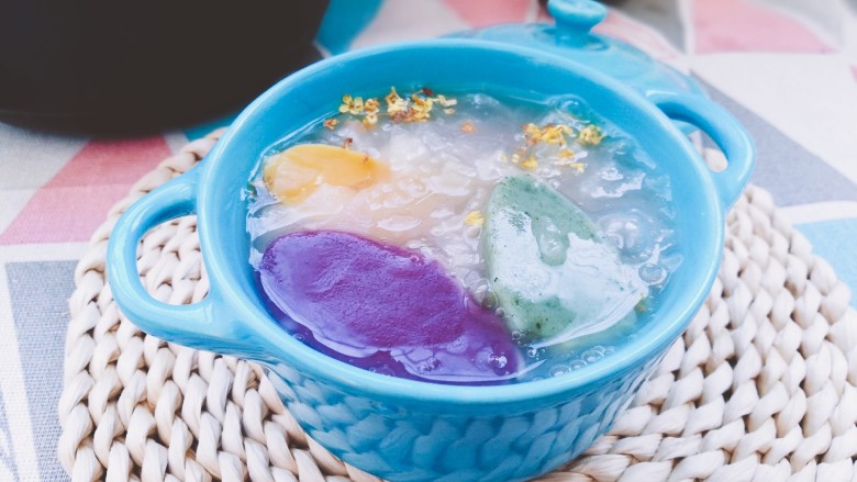 桂花银耳年糕羹
