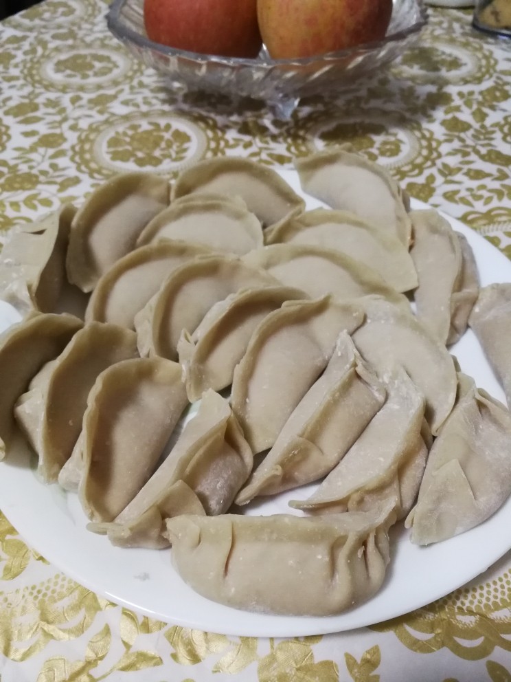韭黄虾仁煎饺,包好的一部分,请忽略颜值😝