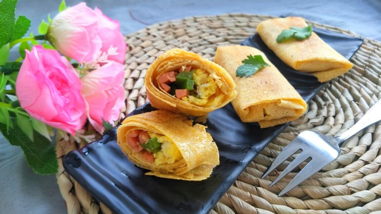 #做春卷#+杂粮三丝春卷(山东煎饼版),外面是酥脆的,有孜然的话撒上也是另一种风味呢