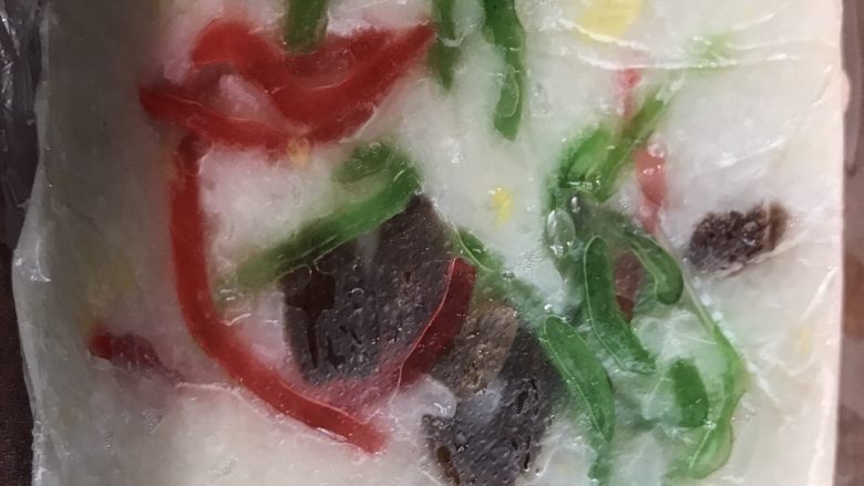 菠萝八宝饭,做了个长方形的,用了长方形的小碗。