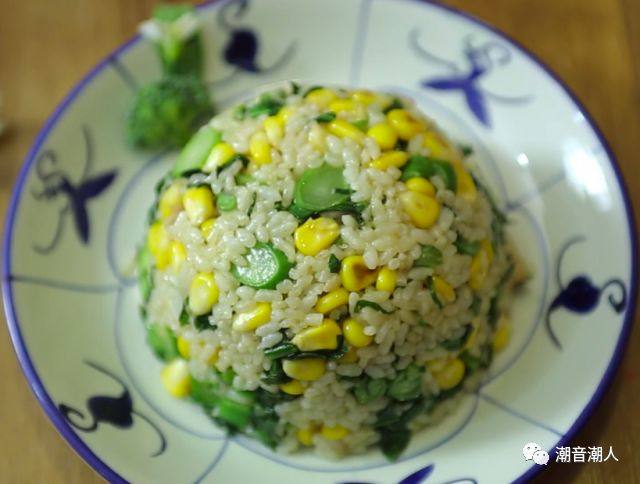 肉饼芥兰饭,❥ 香喷喷的炒饭就出炉了，赶紧试一下