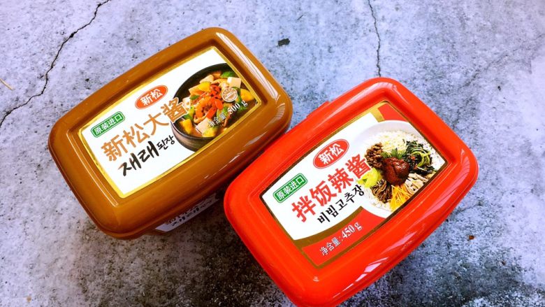 大酱豆腐汤,大酱汤的主要食材:大酱、辣酱。