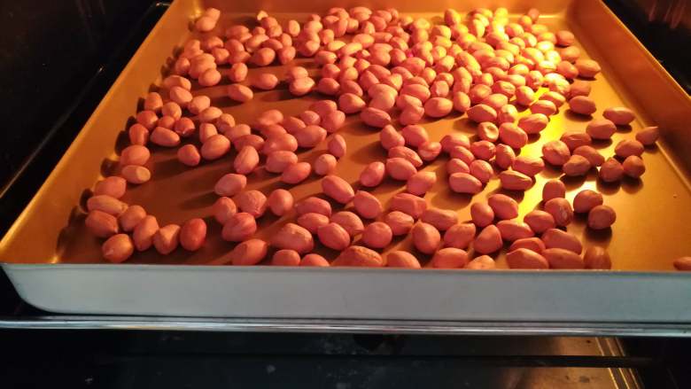 多口味牛轧糖,花生300克,中层165℃,20min