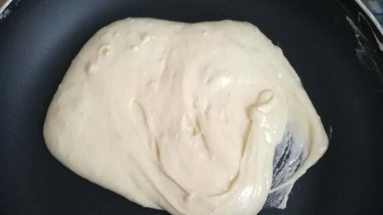 多口味牛轧糖,没有特殊的搅拌技巧,只要搅拌到光滑就差不多搅拌完成了这时就该马上离火,以免过度搅拌出现渣渣影响口感