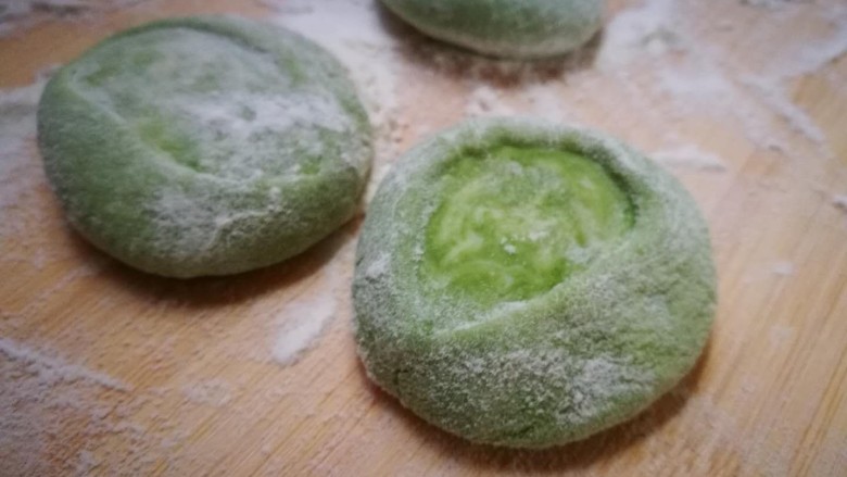 过年蒸馍~萌萌豆荚馒头,切成剂子