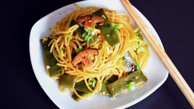 扁豆焖意面,看着是不是很有食欲?
