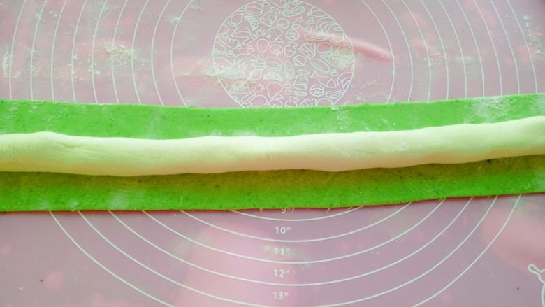 百财(白菜)大肚子水饺,放上白色的面