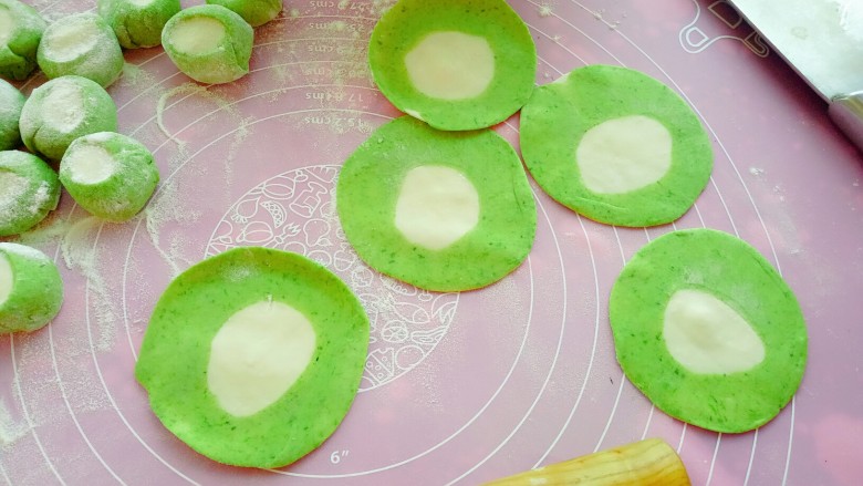 百财(白菜)大肚子水饺,如图