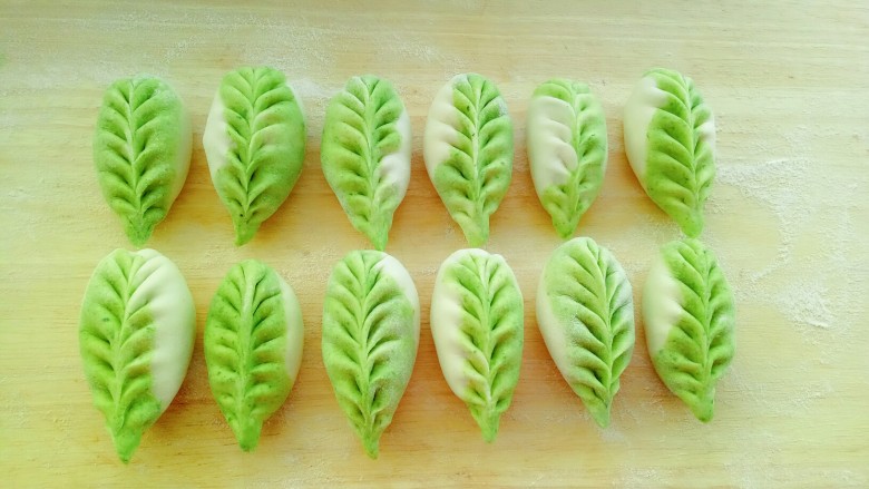 百财(白菜)大肚子水饺,也可以包成麦穗的,做成蒸饺(冷水上锅,水开蒸十分钟)
😍😍😍😍😍😍