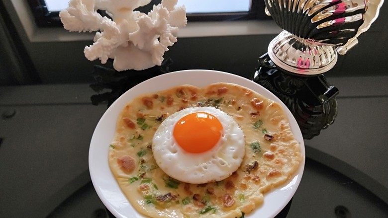 鸡蛋葱花饼+太阳蛋,成品图