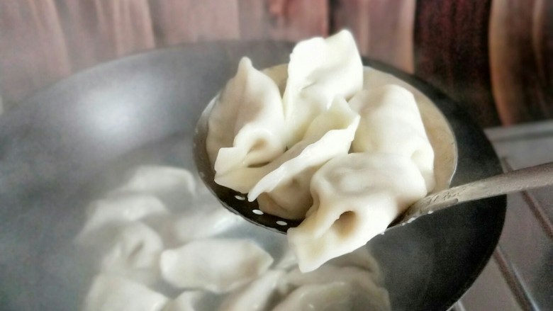 年夜饭&守岁的牛肉馅饺子,守岁的饺子熟了呦~