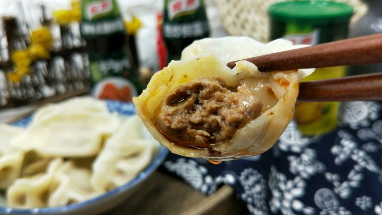 年夜饭&守岁的牛肉馅饺子,来来来，皮薄馅大，肉嫩的饺子。