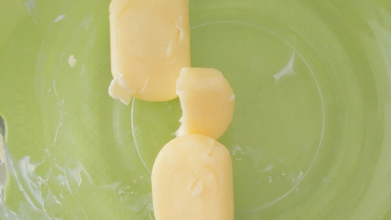 过年智胜熊孩子利器☞美味棒棒糖，家庭快手制作,称量<a style='color:red;display:inline-block;' href='/shicai/ 887'>黄油</a>。