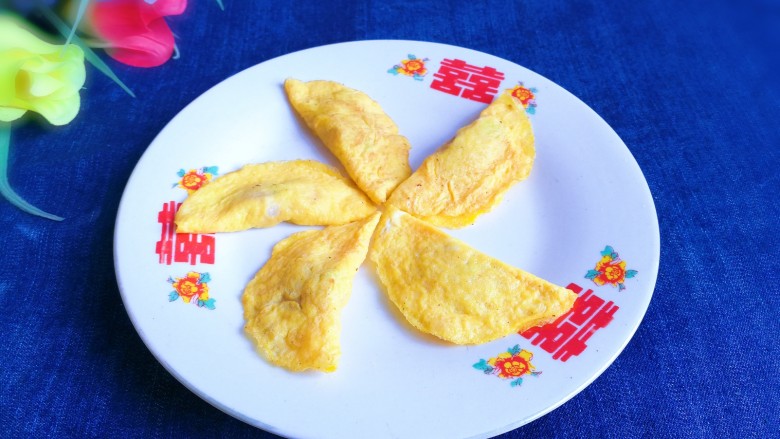 年味+金光灿灿元宝蛋饺,拍个照片,是不是很漂亮😊