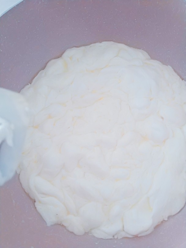 过年智胜熊孩子利器☞美味棒棒糖，家庭快手制作,棉花糖完全融化。