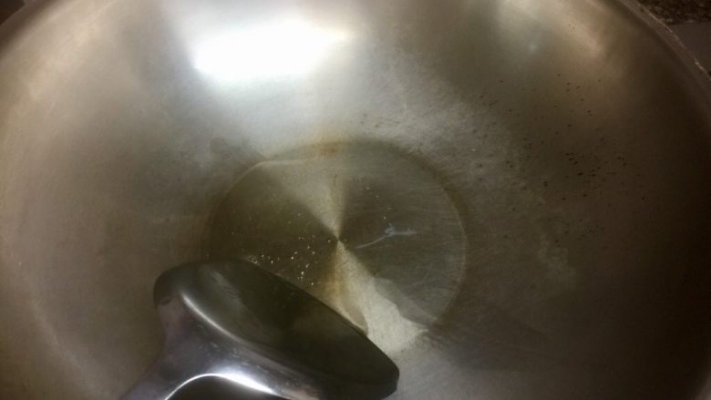 小清新&烟火气➕荷兰豆清炒酱油肉,热火,加少许食用油润锅