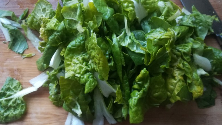 年味~腊肠青菜饭,青菜切碎。