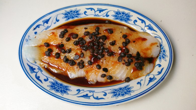 年味+黑珍珠般咸鲜豆豉冷冻巴沙鱼柳,放入<a style='color:red;display:inline-block;' href='/shicai/ 694'>豆豉</a>