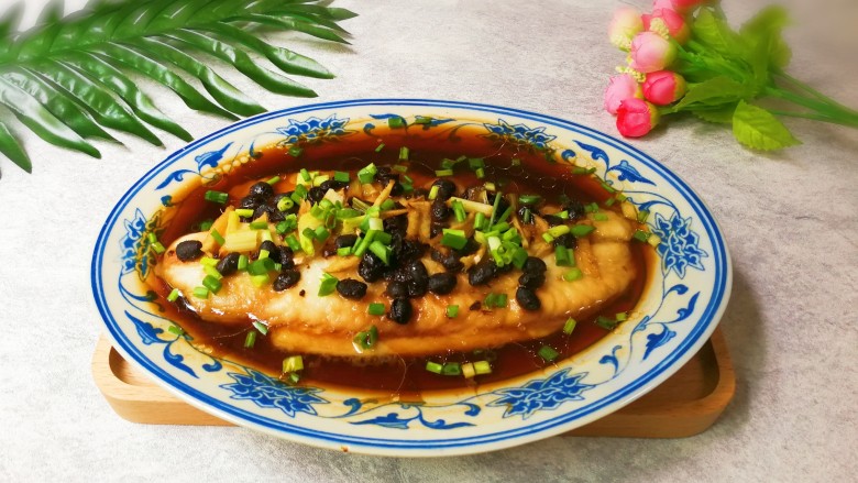 年味+黑珍珠般咸鲜豆豉冷冻巴沙鱼柳,黑珍珠般咸鲜豆豉巴沙鱼做好了😁